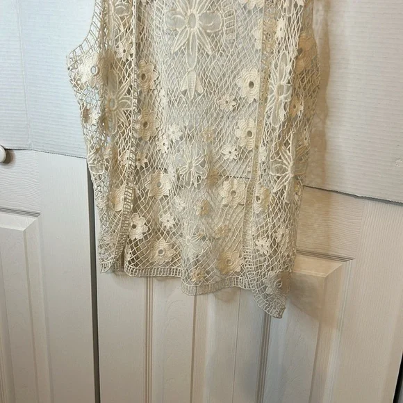 Crochet fairy core vest rounded front women’s size medium - Picture 3 of 7